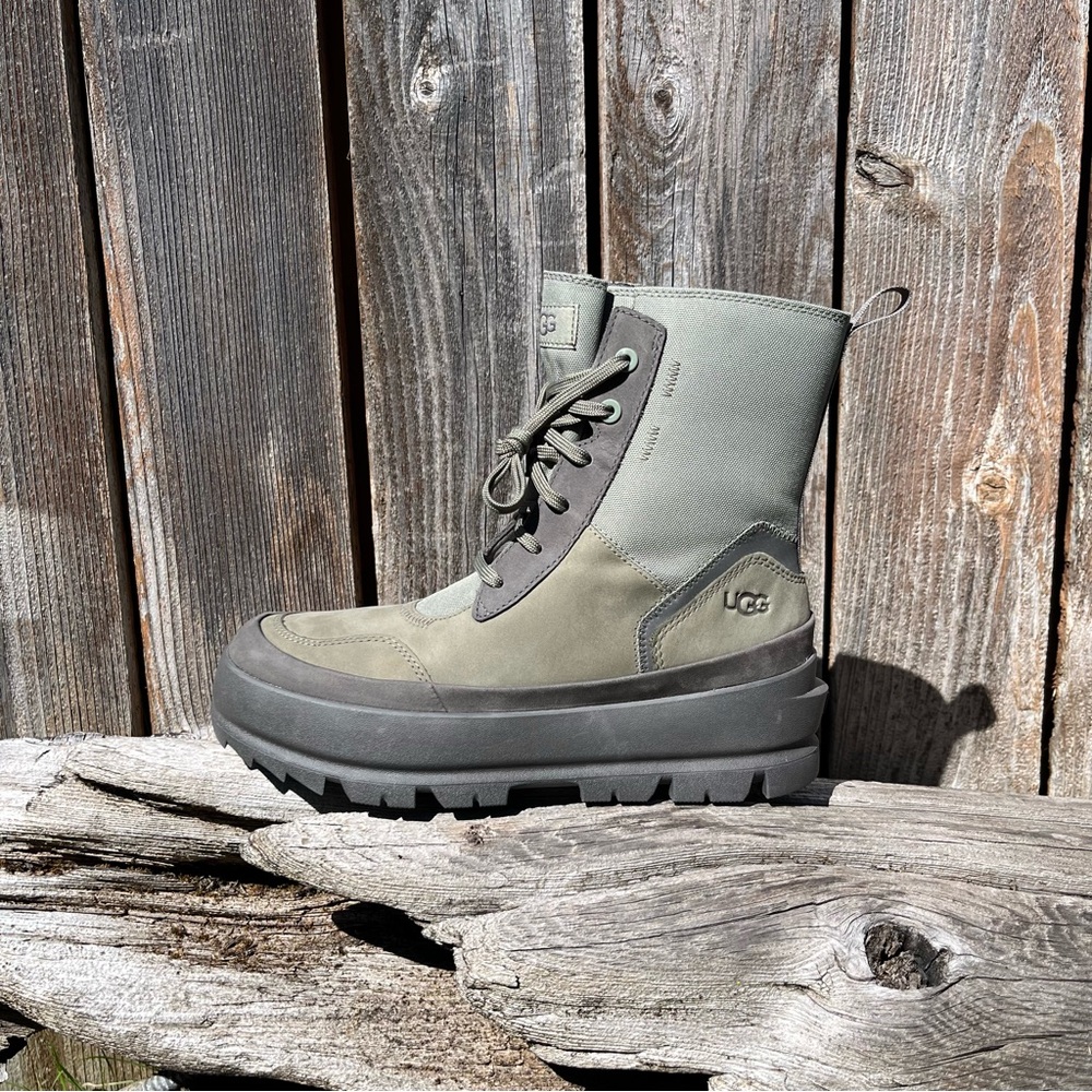 Ugg lug moss green boot size 7.5